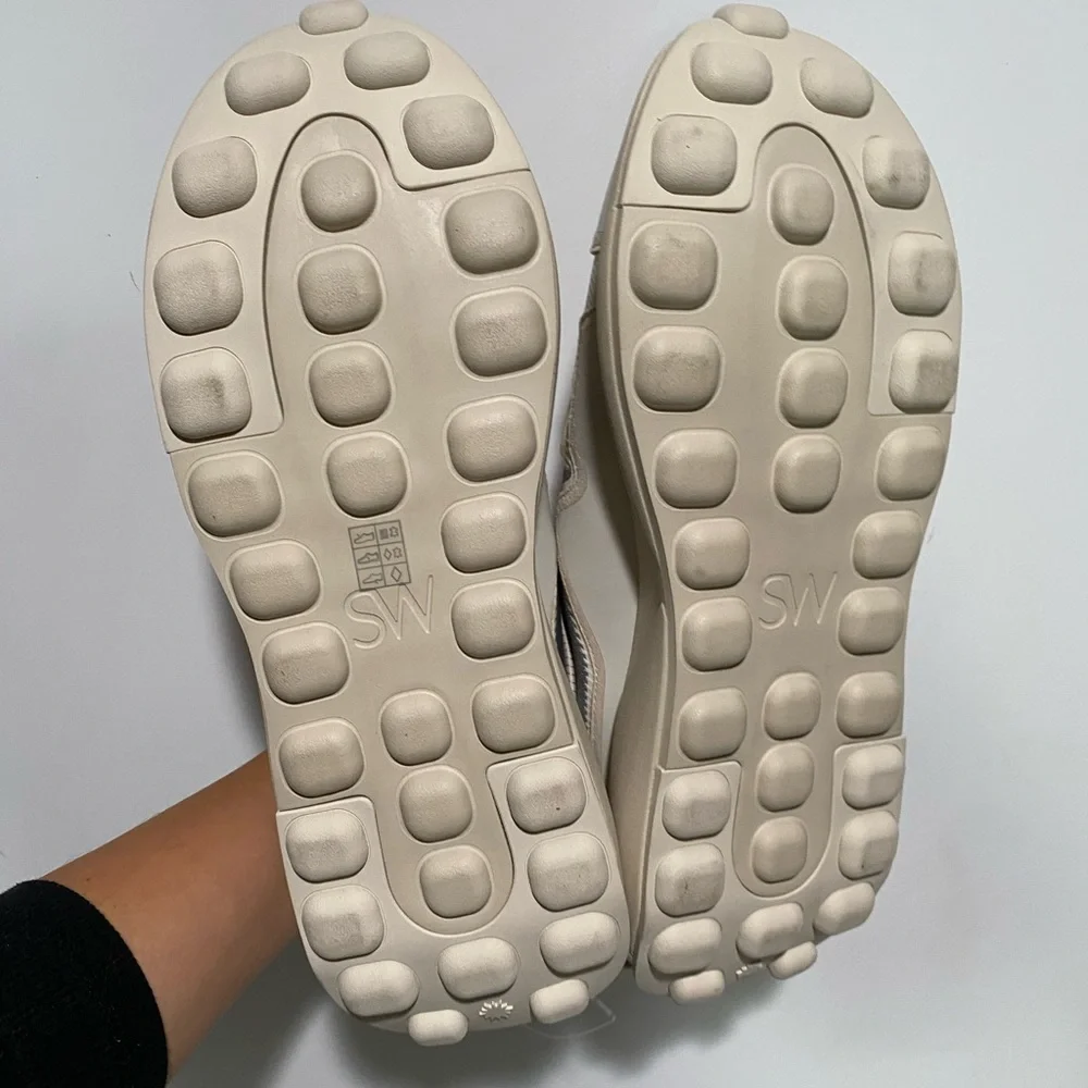 Stuart Weitzman elevate your